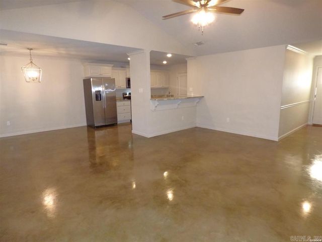 105 Kapalua Cove, Haskell, AR 72015