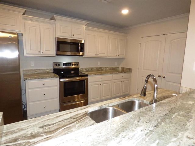 105 Kapalua Cove, Haskell, AR 72015