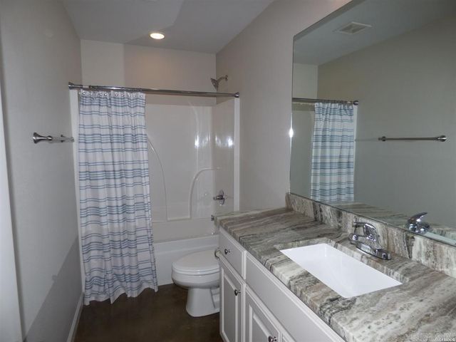 105 Kapalua Cove, Haskell, AR 72015