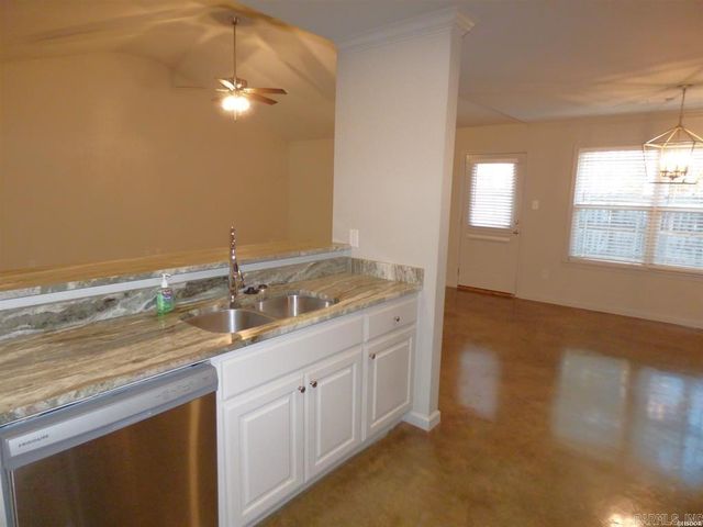 105 Kapalua Cove, Haskell, AR 72015
