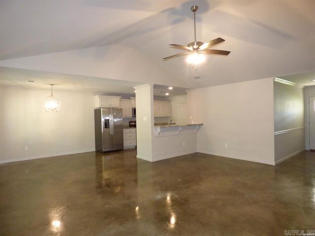 105 Kapalua Cove, Haskell, AR 72015