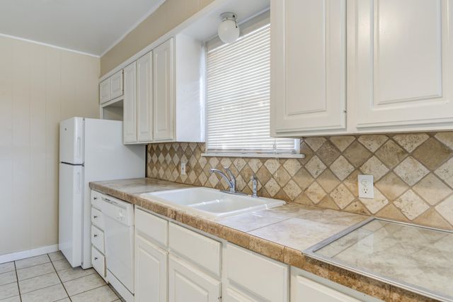 2420 39th Street, Lubbock, TX 79412