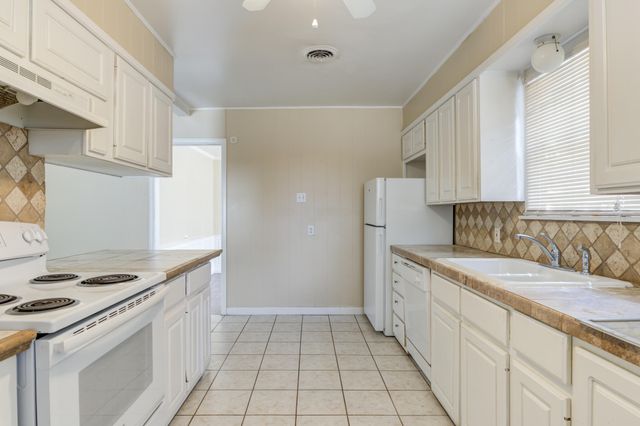 2420 39th Street, Lubbock, TX 79412