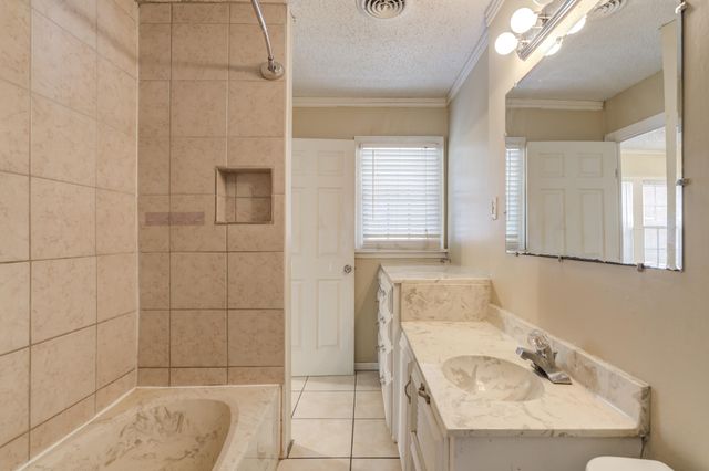 2420 39th Street, Lubbock, TX 79412