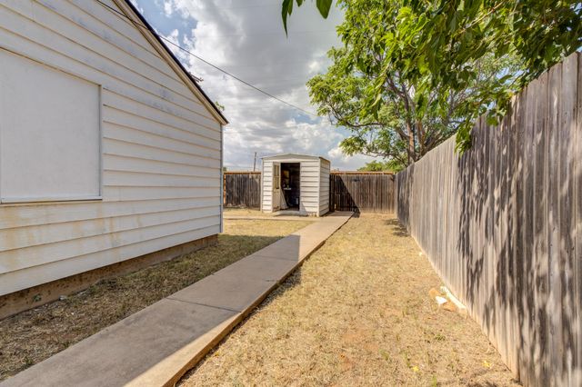2420 39th Street, Lubbock, TX 79412