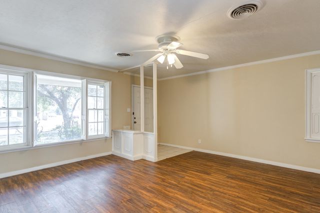 2420 39th Street, Lubbock, TX 79412