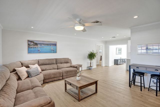 3930 NE 21st Avenue, Fort Lauderdale, FL 33308