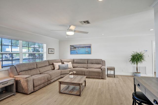 3930 NE 21st Avenue, Fort Lauderdale, FL 33308