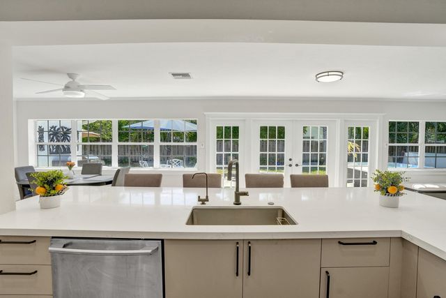 3930 NE 21st Avenue, Fort Lauderdale, FL 33308