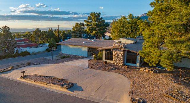 13501 Cedarbrook Avenue NE, Albuquerque, NM 87111