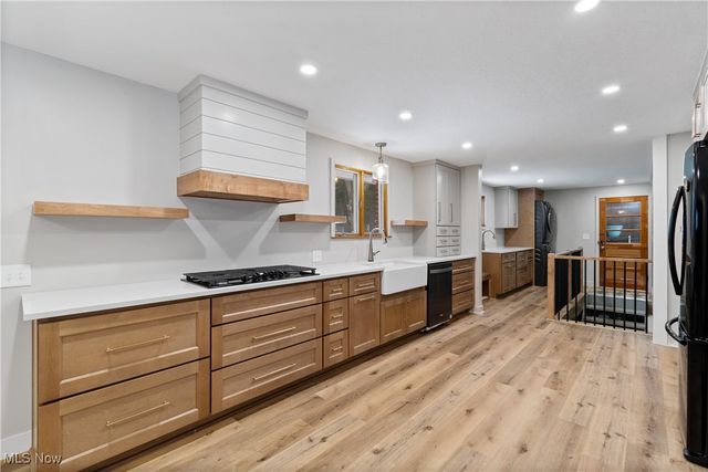 1482 Whittier Street NE, Canton, OH 44721