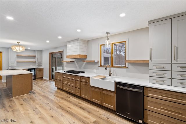 1482 Whittier Street NE, Canton, OH 44721