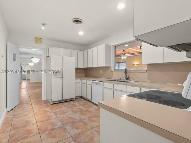 9360 SW 25th St, Miami, FL 33165