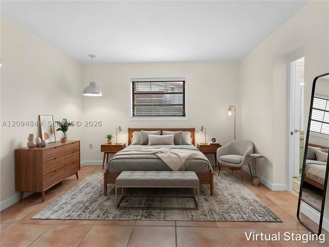9360 SW 25th St, Miami, FL 33165