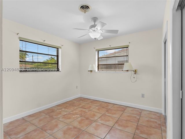 9360 SW 25th St, Miami, FL 33165