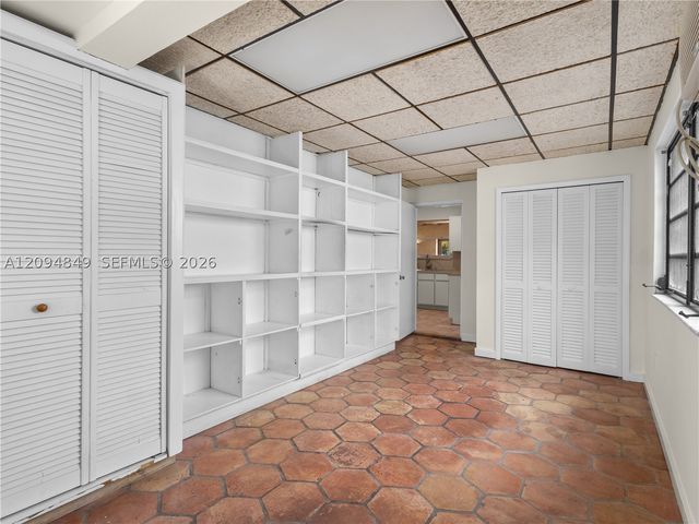 9360 SW 25th St, Miami, FL 33165