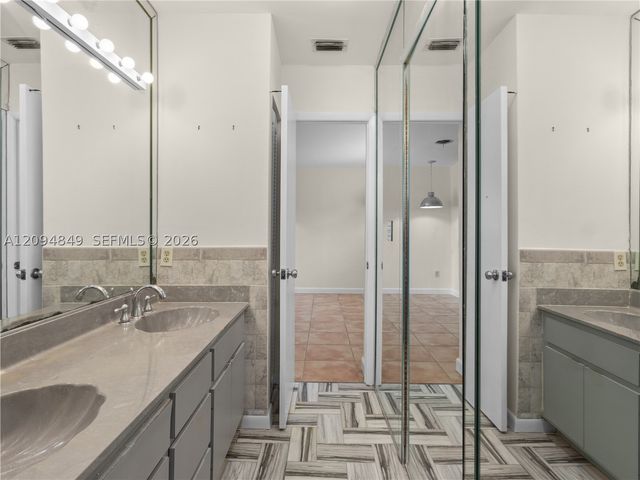 9360 SW 25th St, Miami, FL 33165