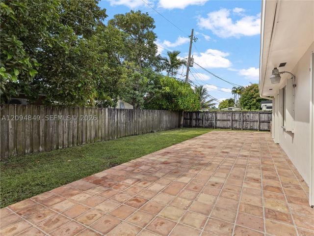 9360 SW 25th St, Miami, FL 33165