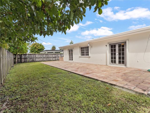 9360 SW 25th St, Miami, FL 33165
