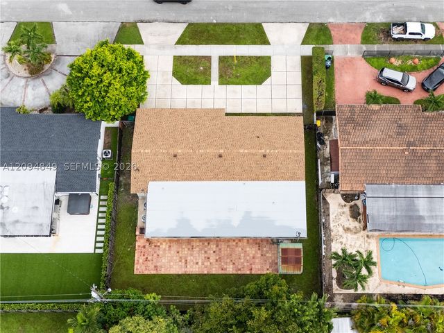 9360 SW 25th St, Miami, FL 33165
