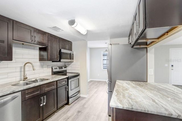 137 HUNTER LAKE DRIVE C, Oldsmar, FL 34677