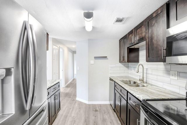 137 HUNTER LAKE DRIVE C, Oldsmar, FL 34677