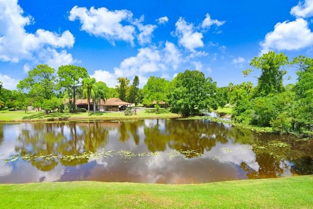 137 HUNTER LAKE DRIVE C, Oldsmar, FL 34677