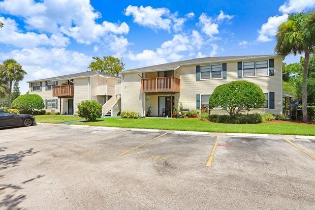 137 HUNTER LAKE DRIVE C, Oldsmar, FL 34677