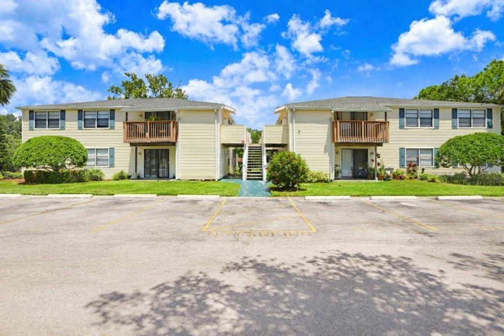 137 HUNTER LAKE DRIVE C, Oldsmar, FL 34677