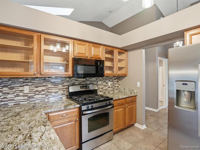 298 Edington Circle, Canton, MI 48187