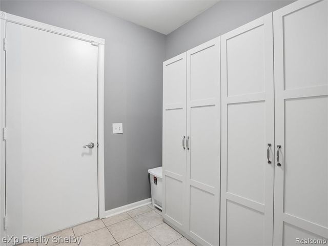 298 Edington Circle, Canton, MI 48187