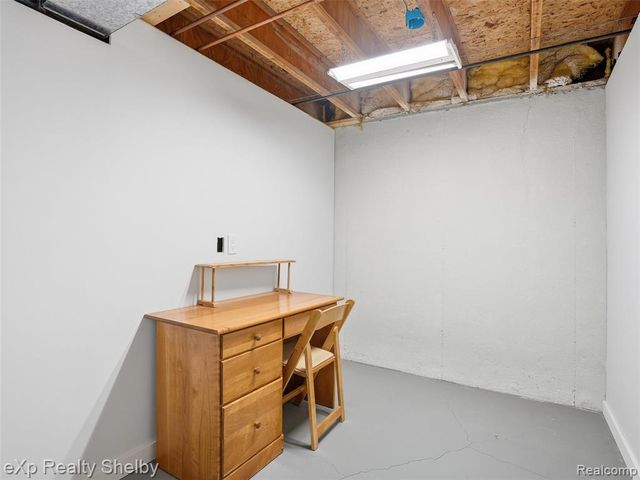 298 Edington Circle, Canton, MI 48187