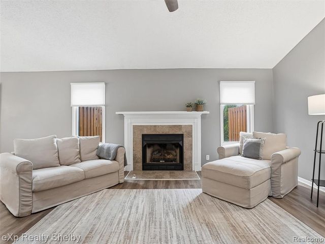 298 Edington Circle, Canton, MI 48187