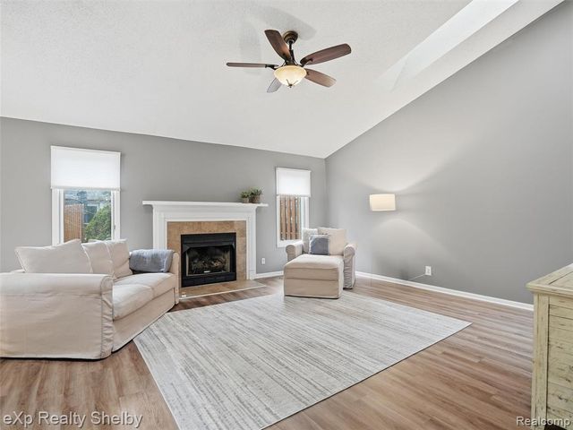 298 Edington Circle, Canton, MI 48187