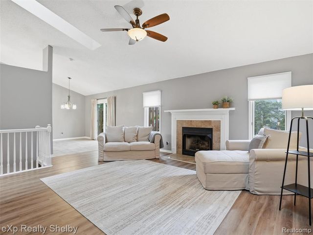 298 Edington Circle, Canton, MI 48187