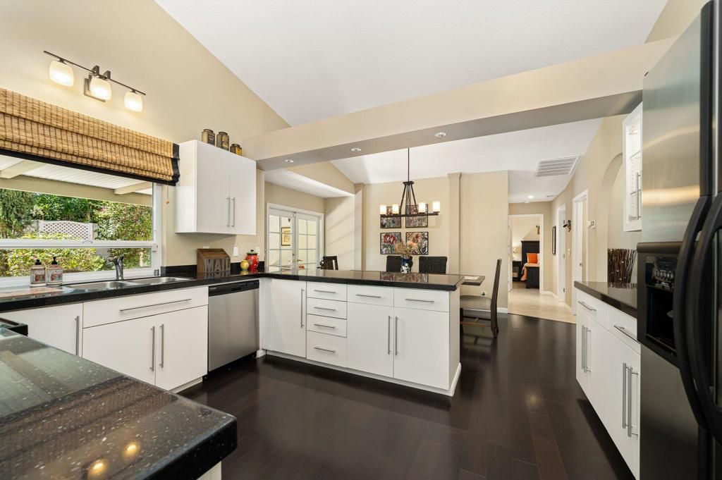 Image 13 of property listing at 76835 Bishop Place, Palm Desert, CA 92211