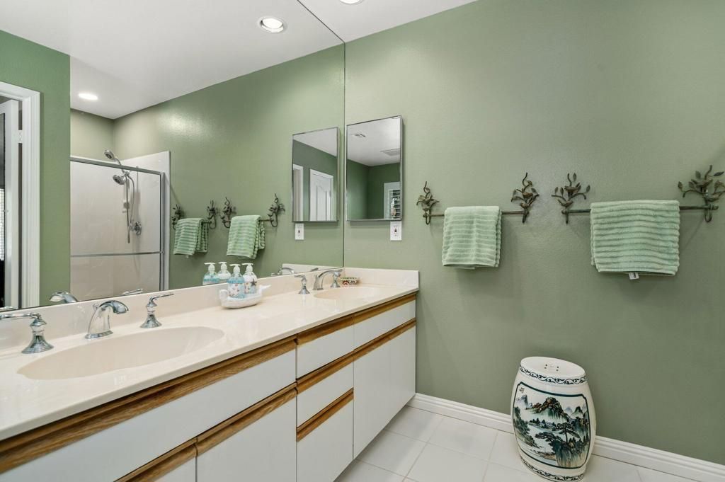 Image 28 of property listing at 76835 Bishop Place, Palm Desert, CA 92211
