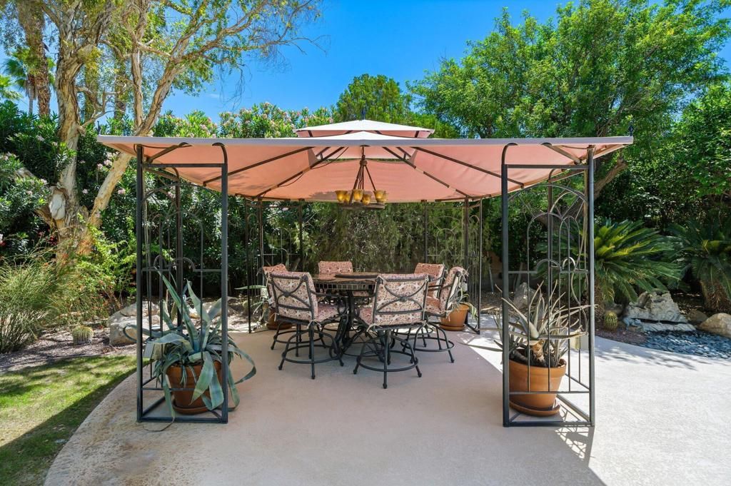 Image 45 of property listing at 76835 Bishop Place, Palm Desert, CA 92211