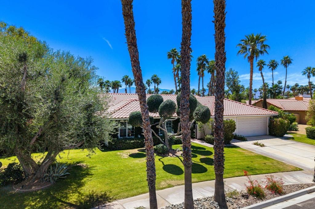 Image 58 of property listing at 76835 Bishop Place, Palm Desert, CA 92211