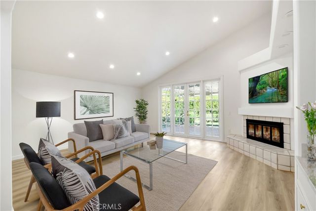 4346 Park Paloma, Calabasas, CA 91302