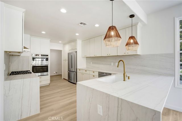 4346 Park Paloma, Calabasas, CA 91302