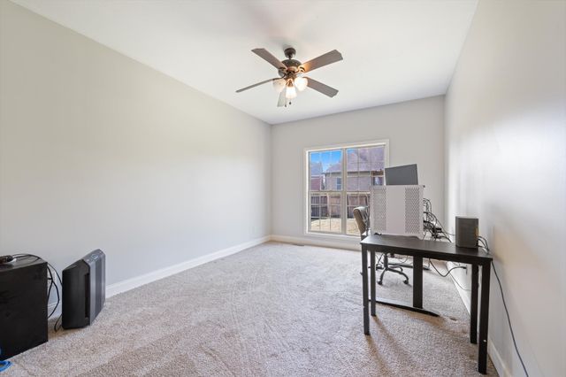 312 Retriever Ct, Clarksville, TN 37043