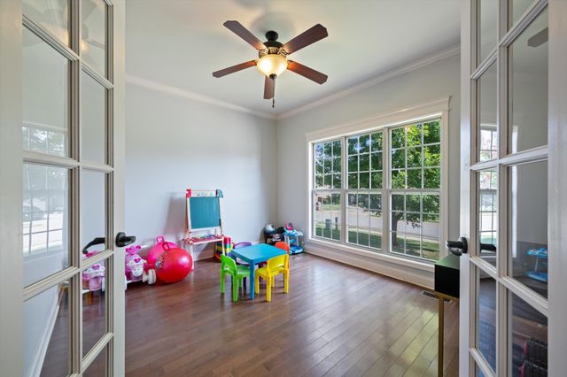 312 Retriever Ct, Clarksville, TN 37043