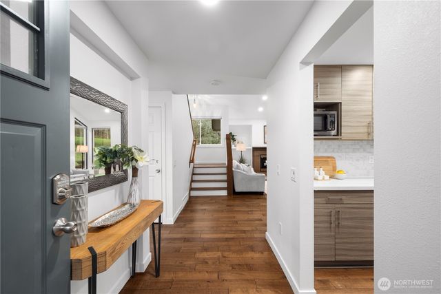 15705 NE 59th Way, Redmond, WA 98052