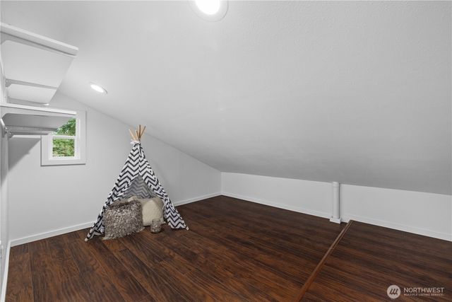 15705 NE 59th Way, Redmond, WA 98052