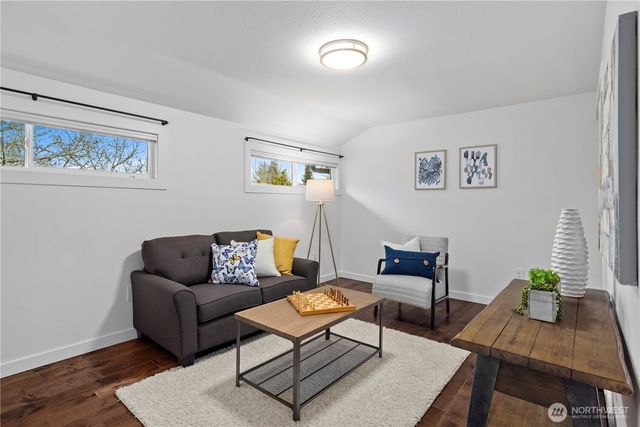 15705 NE 59th Way, Redmond, WA 98052