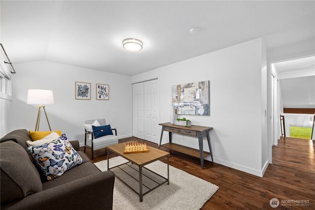 15705 NE 59th Way, Redmond, WA 98052