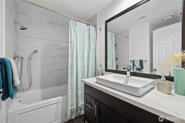 15705 NE 59th Way, Redmond, WA 98052