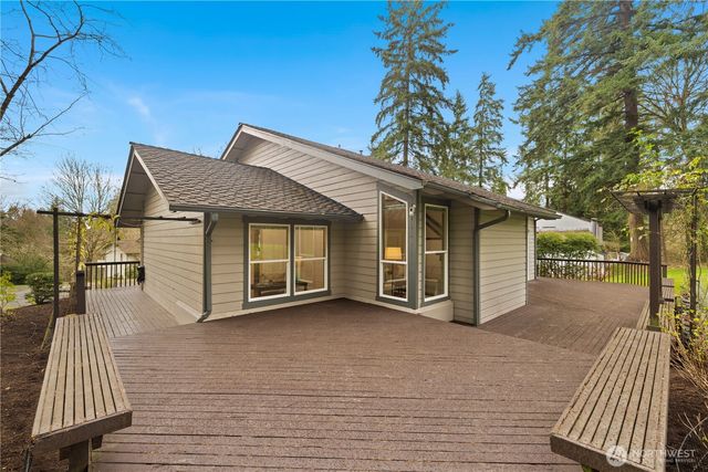 15705 NE 59th Way, Redmond, WA 98052