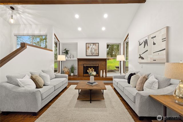 15705 NE 59th Way, Redmond, WA 98052